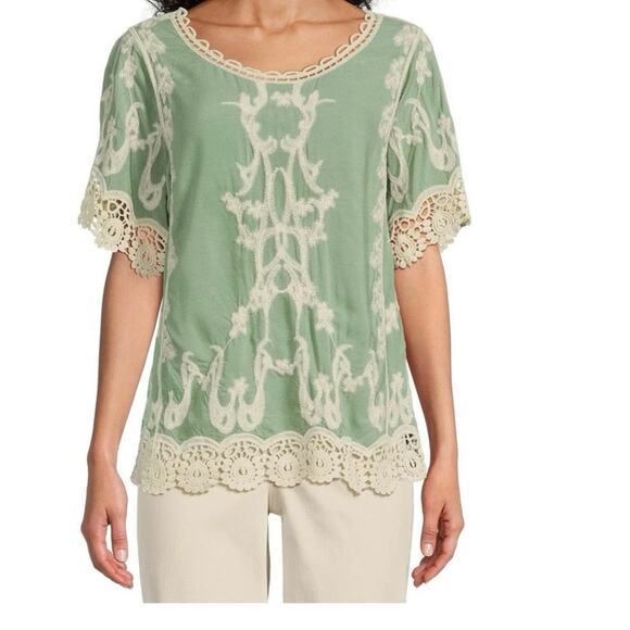 Leo Nicole Embroidered Scoop Neck Short Sleeve Crochet Trim Green Cream Size M - Picture 1 of 7